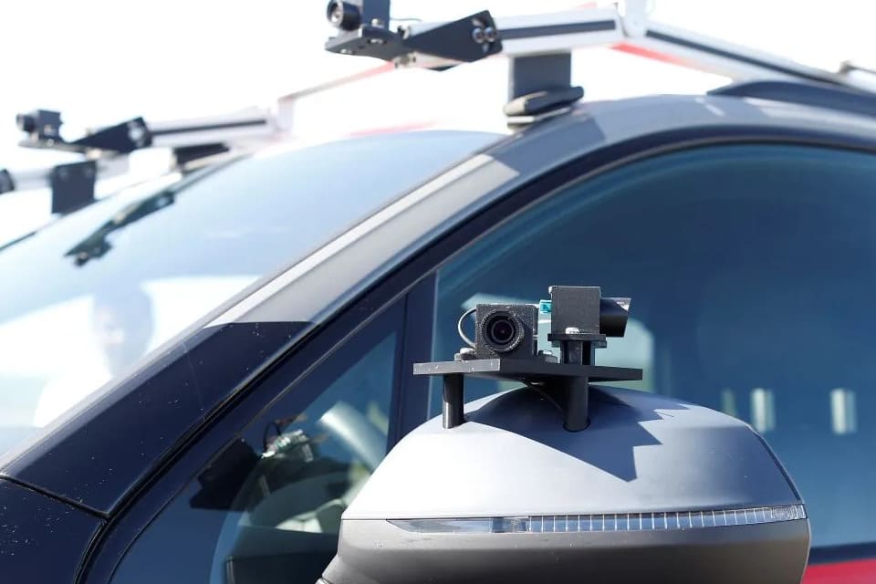 Sensor terlihat dipasang pada kendaraan swakemudia Audi dalam sebuah acara di Willows, California, Amerika Serika, 1 April 2017. ANTARA/REUTERS/Stephen Lam.
